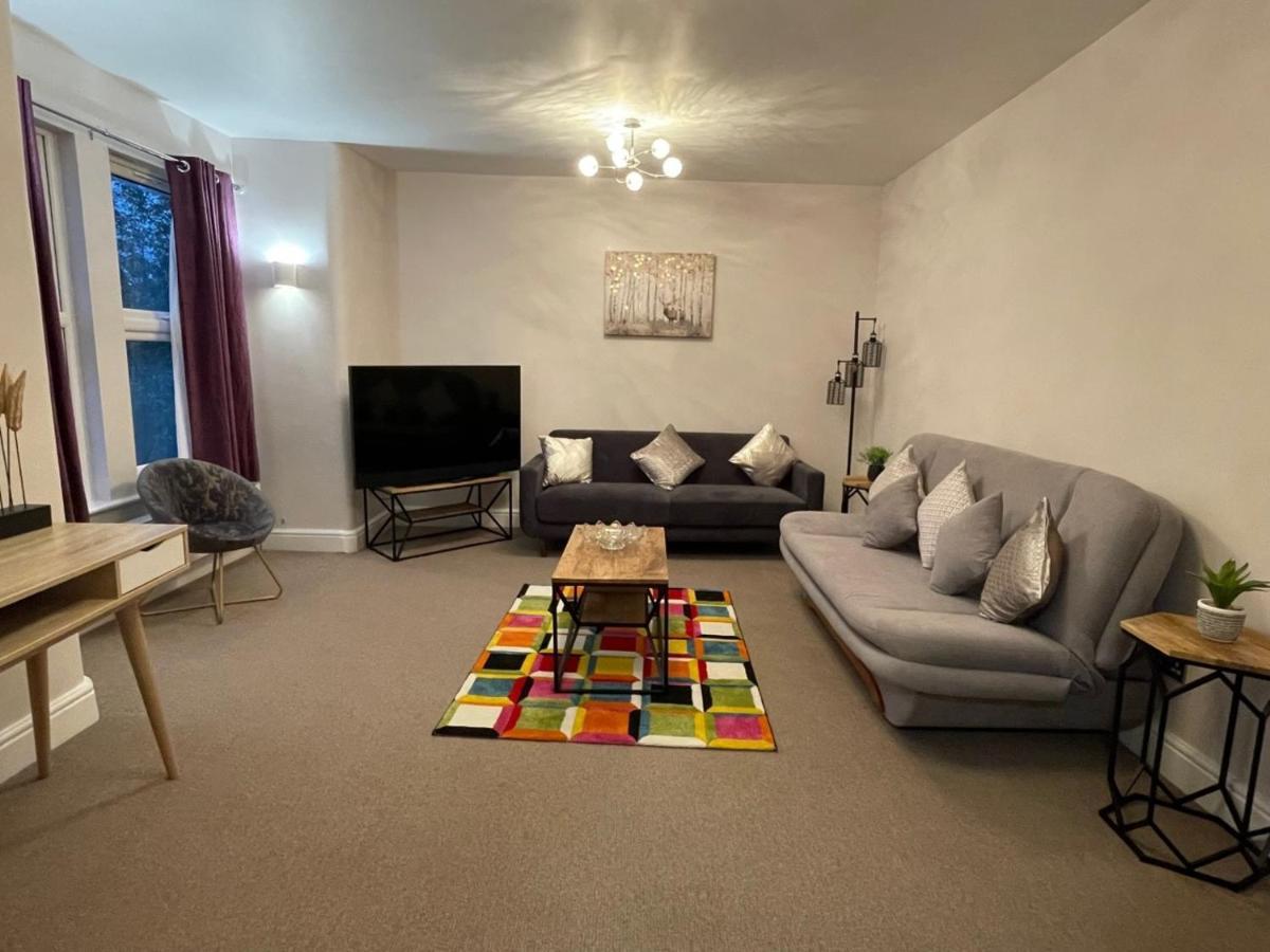 Luxury 5 Star London Apartment - Parking, Garden, Nr Greater London Metro Stations Exterior photo